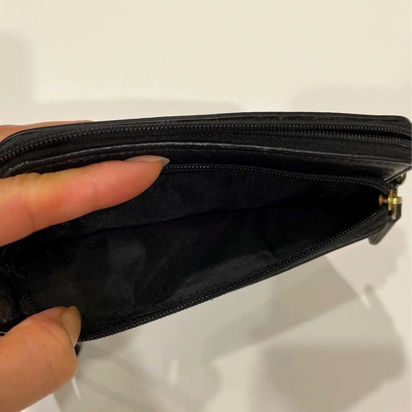 Coach wristlet doublr zips - Picture 5 of 7